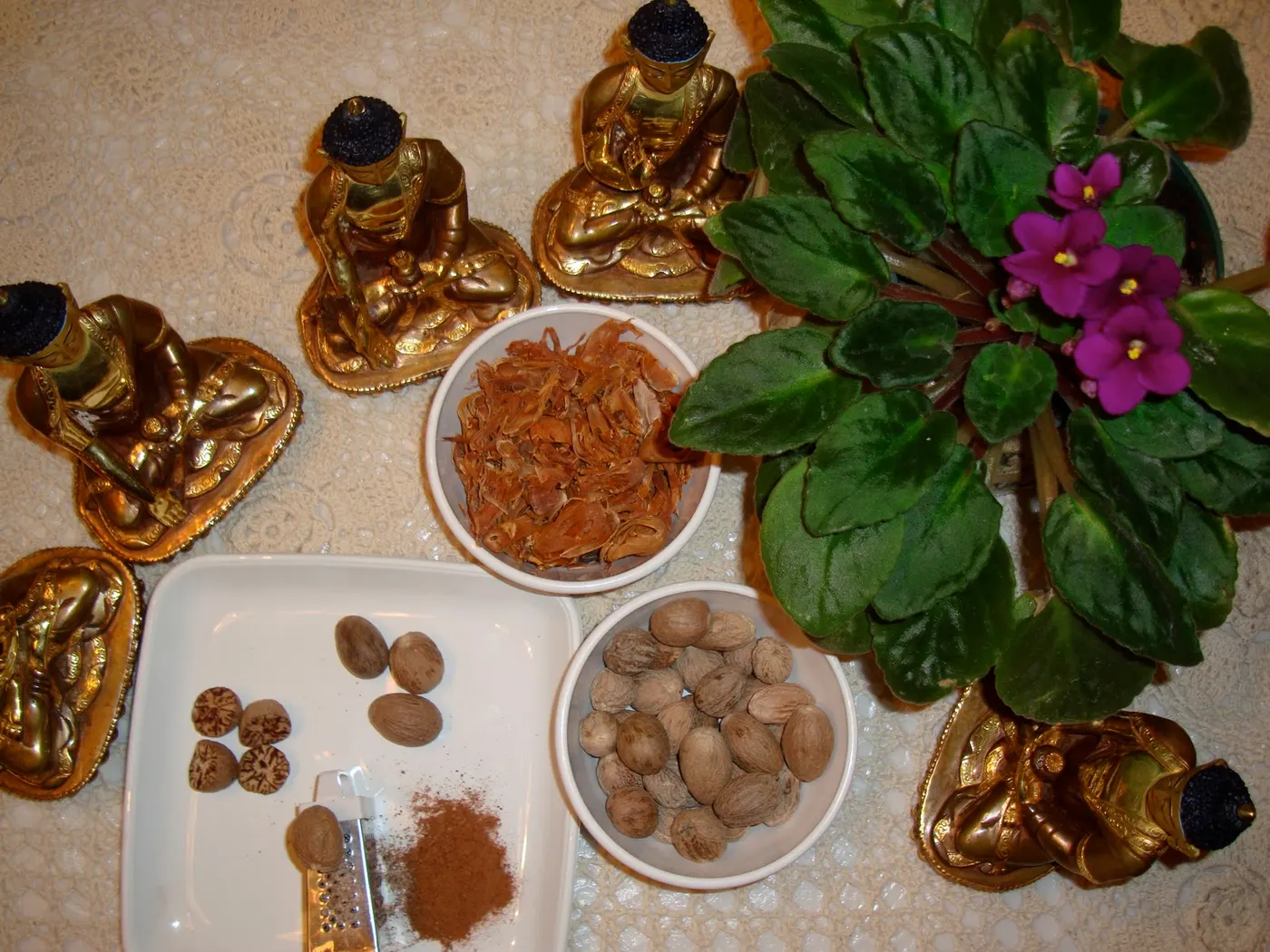 Using nutmeg grater and (to the right) finely ground mace.