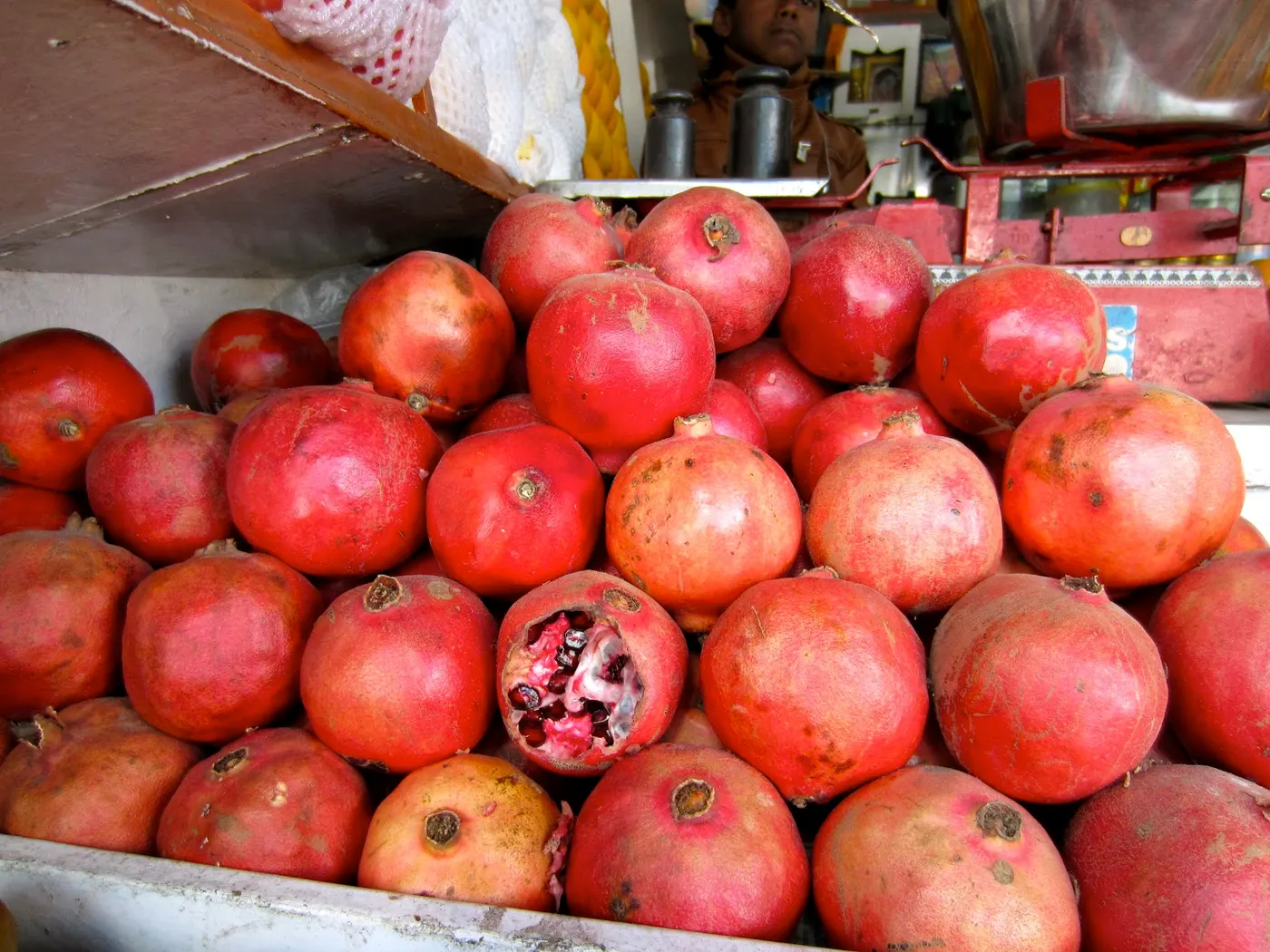 Pomegranate - (Anaar or Darim)