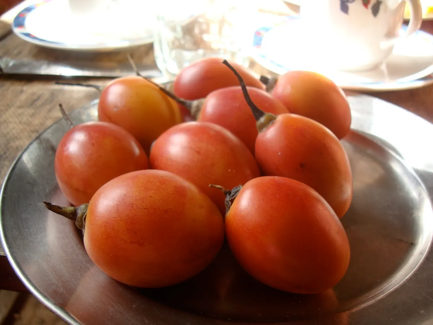 In Nepal, the ripe Tyammatar is used primarily to make chutney, similar to Nepali tomato chutney. To prepare chutney, the fruit is first roasted or boiled, the outer skin is removed and the pulp and seeds are seasoned with herb and spices.