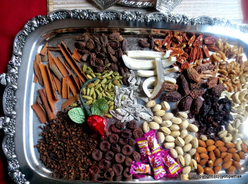Close up of the tray